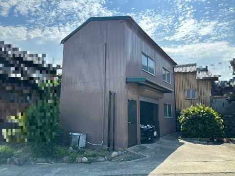 三重県津市にて納屋の塗装工事が施工完了しました