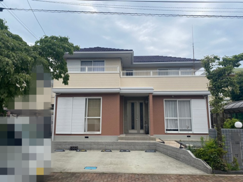 松阪市築１７年の住宅で外壁塗装工事とバルコニー防水塗装工事が完工