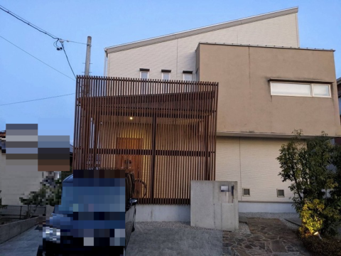 松阪市築14年経過住宅にて塗装工事が着工しました